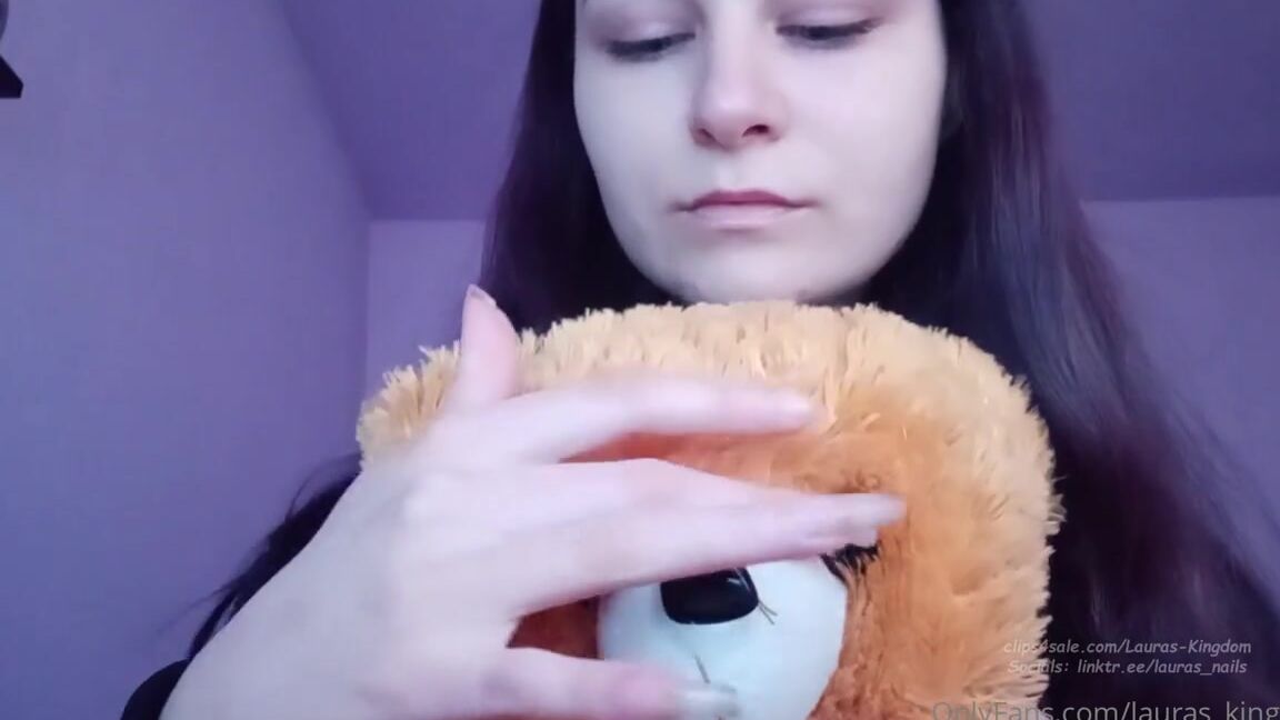 Lalalaura Nicknamed Lauras Kingdom 10 24 2022 Onlyfans Video Aishas Ultimate Tease Aisha Returns For A Brand New Teddy Bear Tease Her Nails Are Clear