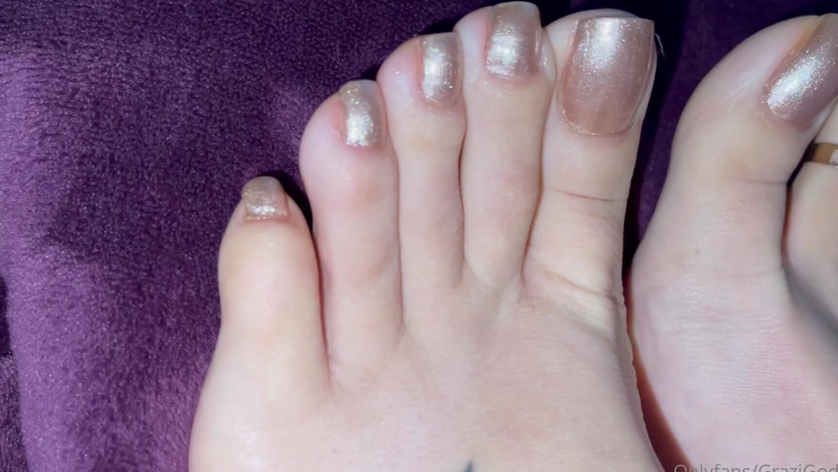 Grazigoddess 3051841896 03 01 2024 Short Nails I Found A Nice Video That Was On My Cell Phone Achei Um V Deo