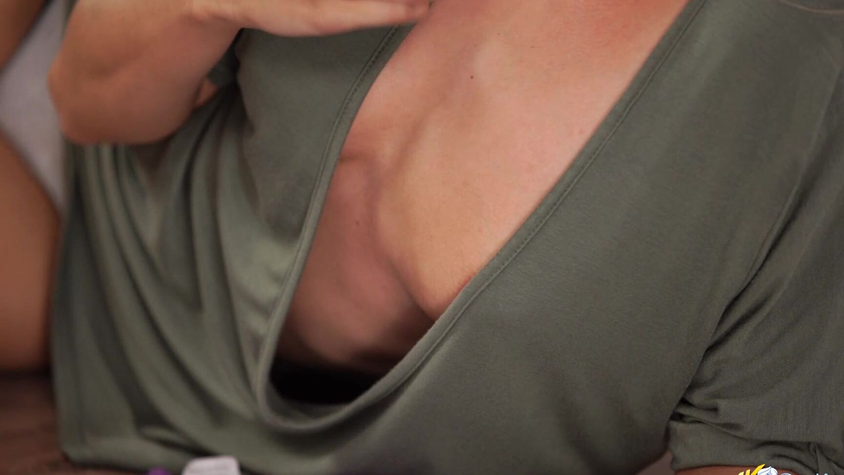 Downblousejerk 2018 10 22 Chloe Toy Tits On Show