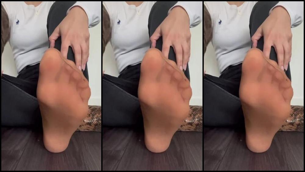 Sarina Jones Nicknamed Sarinajones 08 22 2024 Onlyfans Video Im Taking Off My Heelboots To Present You My Transparent Nylon Soles