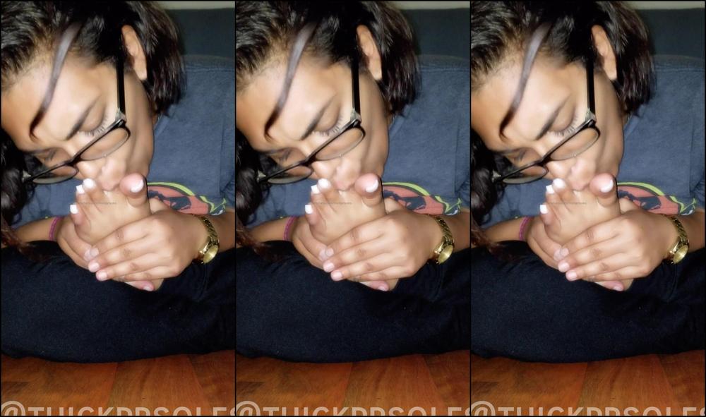 Thickprsoles Spitty Self Worship In My Building Staircase Lol