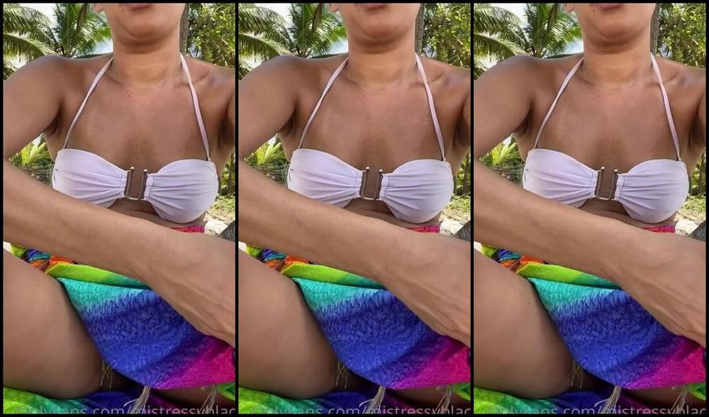 Mistress V Black Nicknamed Mistressvblack Onlyfans Um Pouco De Exibicionismo Na Praia A Liltle Exhibitionism On The Beach
