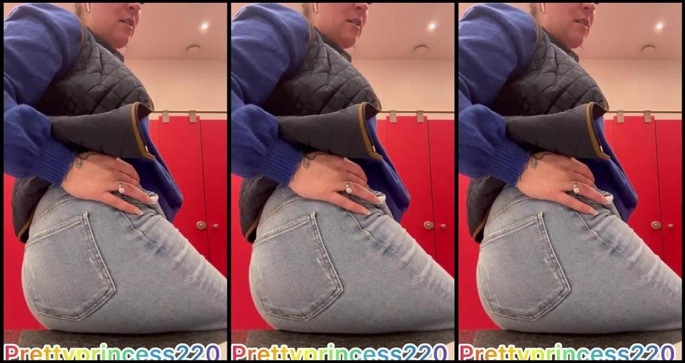 Prettyprincess220 02 16 2024 Onlyfans Video Desperate Farts In Public Bathroom