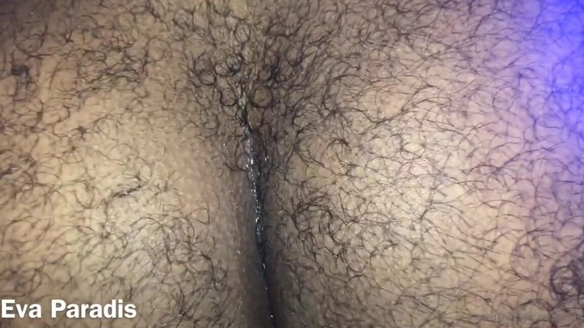 evaparadis-21-02-2019-22959539-so-i-met-this-gorgeus-guy-with-sexy-big-legs-and-this-amazing-brown-skin-and-i-couldn-t-