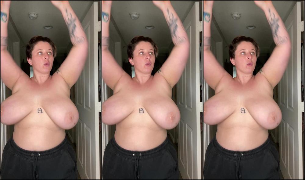 Qtsnack Spoiling You On A Day Where I M Procrastinating On Making Tiktoks The Song Is I M The