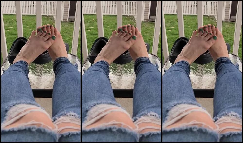 Crystal Paris Nicknamed One Lonely Foot 04 23 2025 Onlyfans Video Enjoying My First A Wear Of The Year