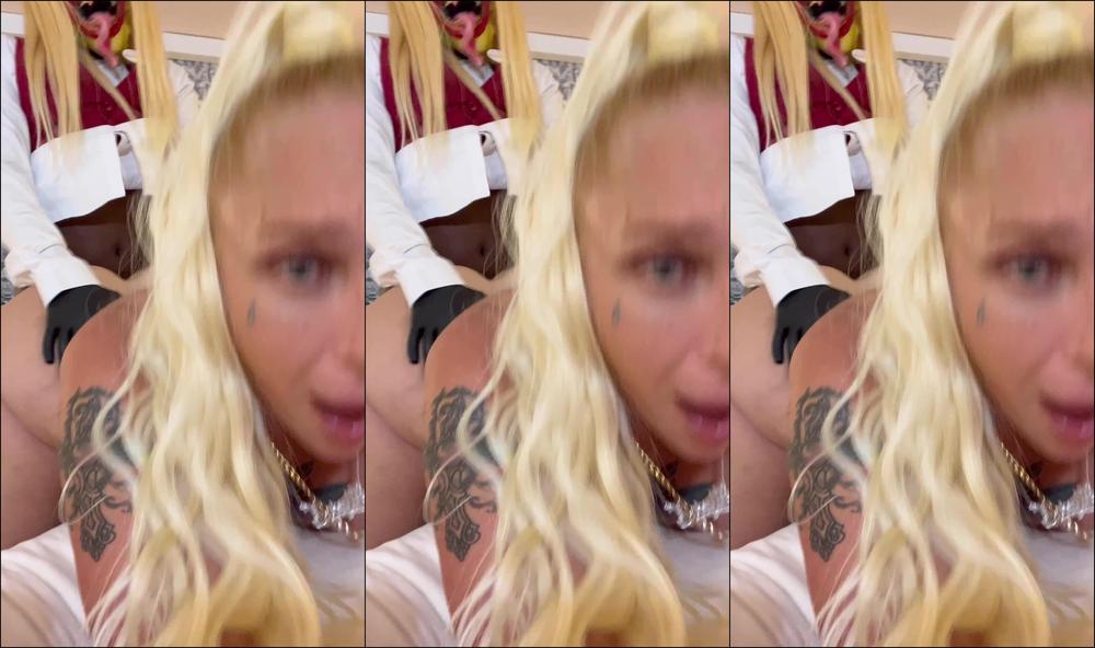 Gibbytheclown Alexis Andrews Gets A Visit From Her Favorite Clown