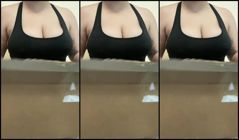 Celia Nicknamed Ceelcee Onlyfans 219 Look What I Got In The Mail Cdq