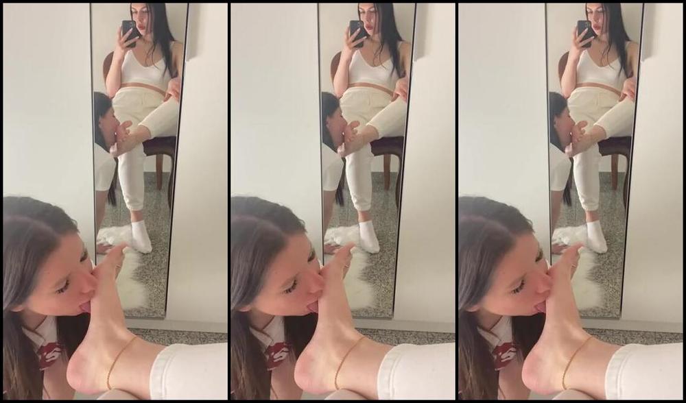 Feetqueenkaty Onlyfans Studying Medicine And Going To The Gym Every Day Is Sometimes Hard But My Slavegirl Makes Her Quee