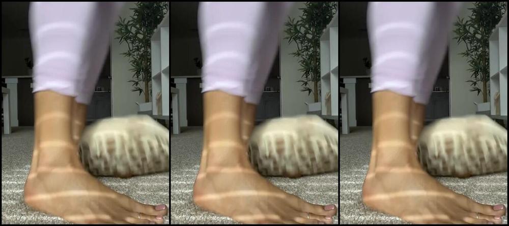 Goddess Coco Aka Cocobonsolez Onlyfans Imagine Youre This Stuffed Giraffe Plushy And Im Stepping All Over Your Face My Toes Curling An 2