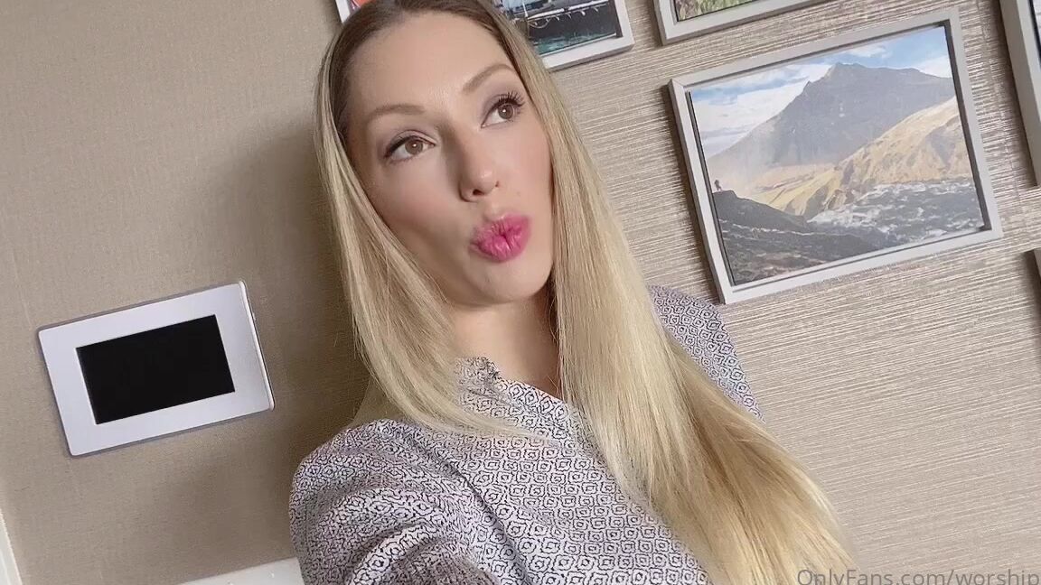 Princess Rene Aka Worshiprene Onlyfans Omg Please Don T Pray For Me Lol Happy Monday