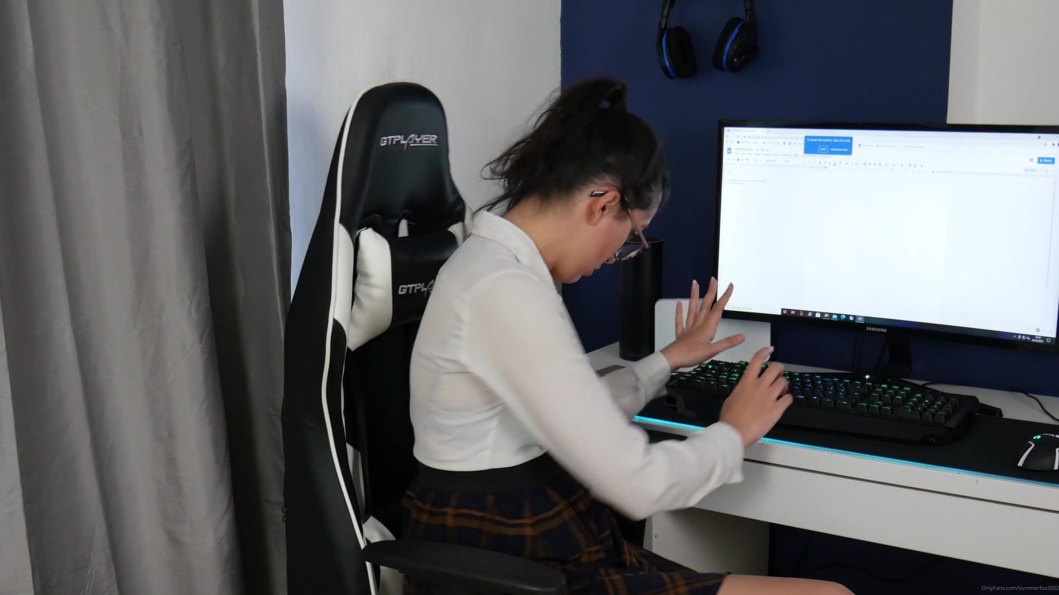 Summerfox I Was Unfortunately Interrupted In The Filming For This Video When My Housemates Came Home