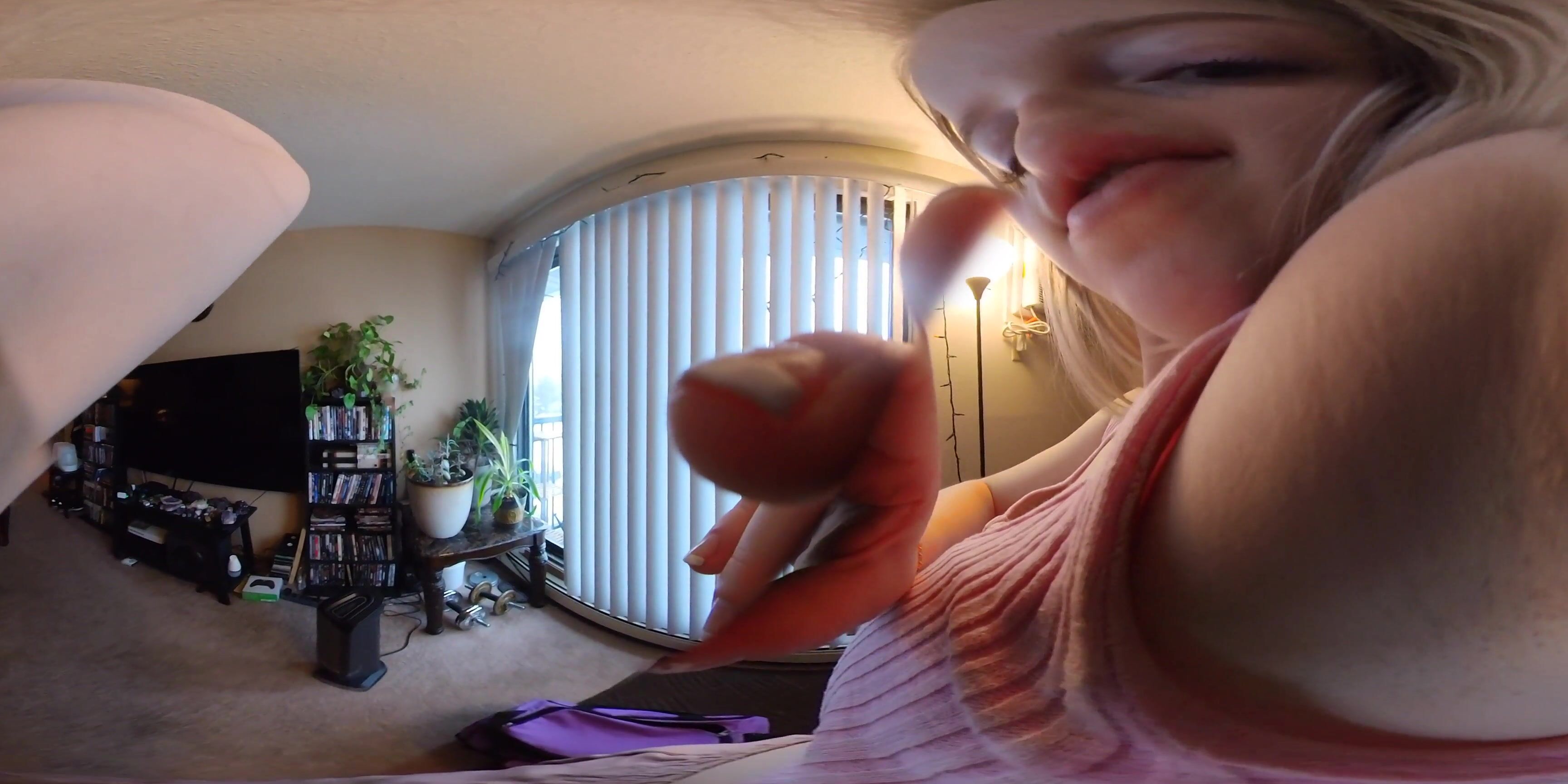 tinyguycustoms_Zaurus_Tiny_Workout_Slave__VR360