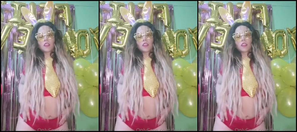 Giantess Debora Nicknamed Giantess Debora Onlyfans Happy New Year 2021 Everybody My Best Wishes For You