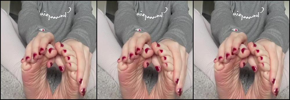 Jennifers Feet Nicknamed Jennifersfeetx 02 22 2023 Onlyfans Video Sock Removal Toe Wriggling And Giving My Feet A Good Oil Massage Id Love To
