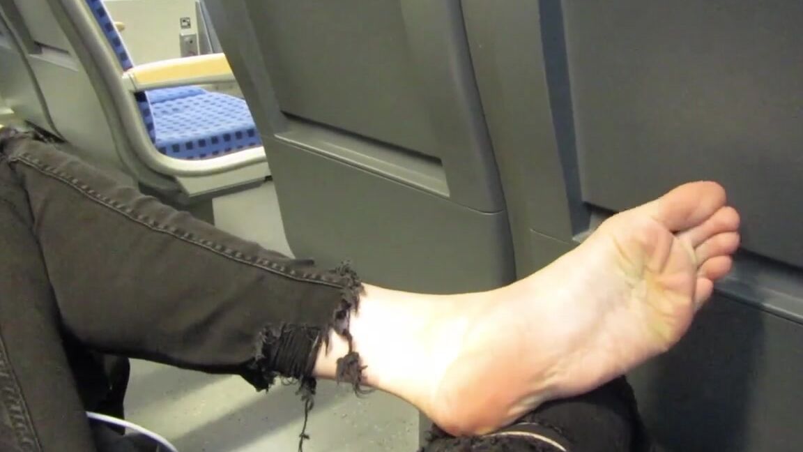 Neolasoles Nicknamed Neolasoles Onlyfans D In A Train