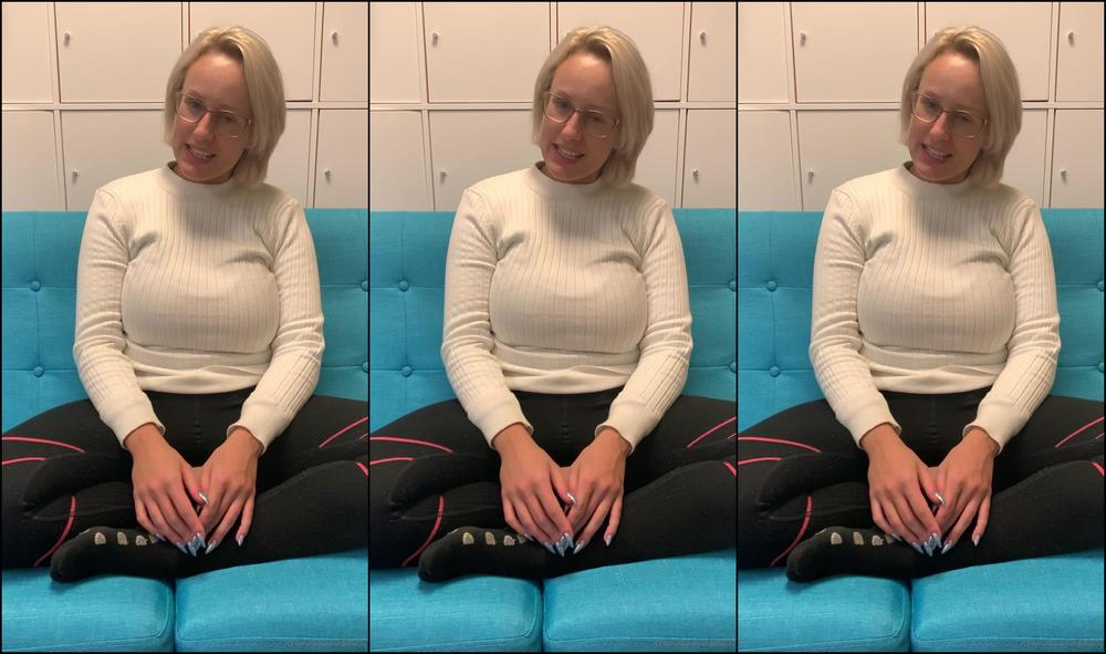 Angelwicky Unpacking Of A New Iphone Promax