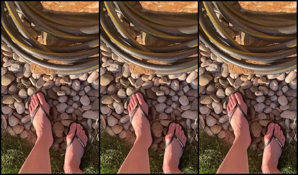 Nina Aka Fityoginina Onlyfans Doing A Little Watering And Enjoying The Feel Cool Spray On My Toes