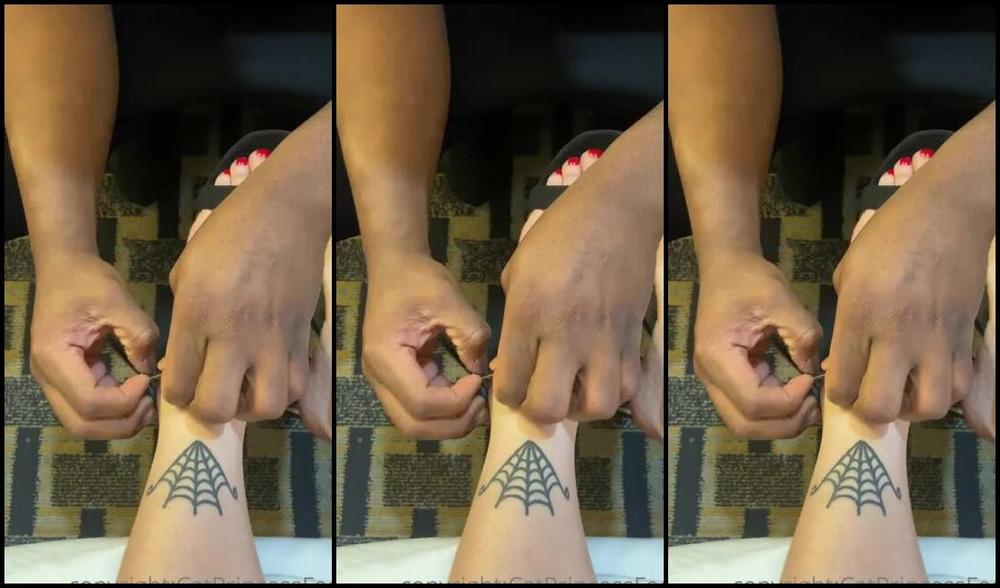 Catprincessfeet Onlyfans Stiletto Removal And Gentle Foot Caresses With Skeetonfeet Tip If Ud Massage These Princessfeet 1