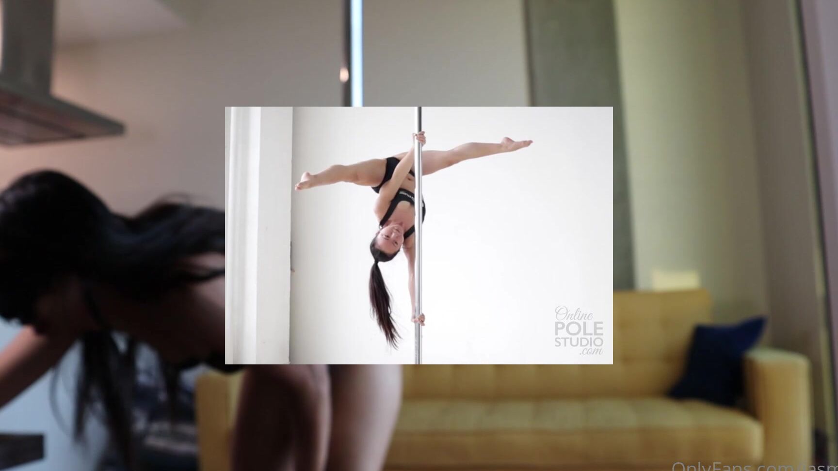 ubedientgirl-02-06-2021-2125221795-so-the-pole-is-up-i-have-1-pole-and-0-skill-but-i-thought-it-would-be-funny-to-try-di