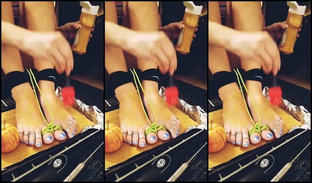 Frejas Submissive Feet Nicknamed Frejassubmissivefeet Onlyfans Roasted Feet With Apples The Part Is On The Other Place Also A New Post2