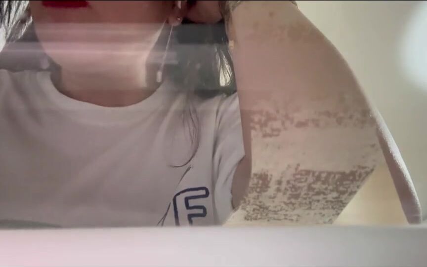 Prettyprincess220 10 20 2023 Onlyfans Video Spitting A Lot Bkfe