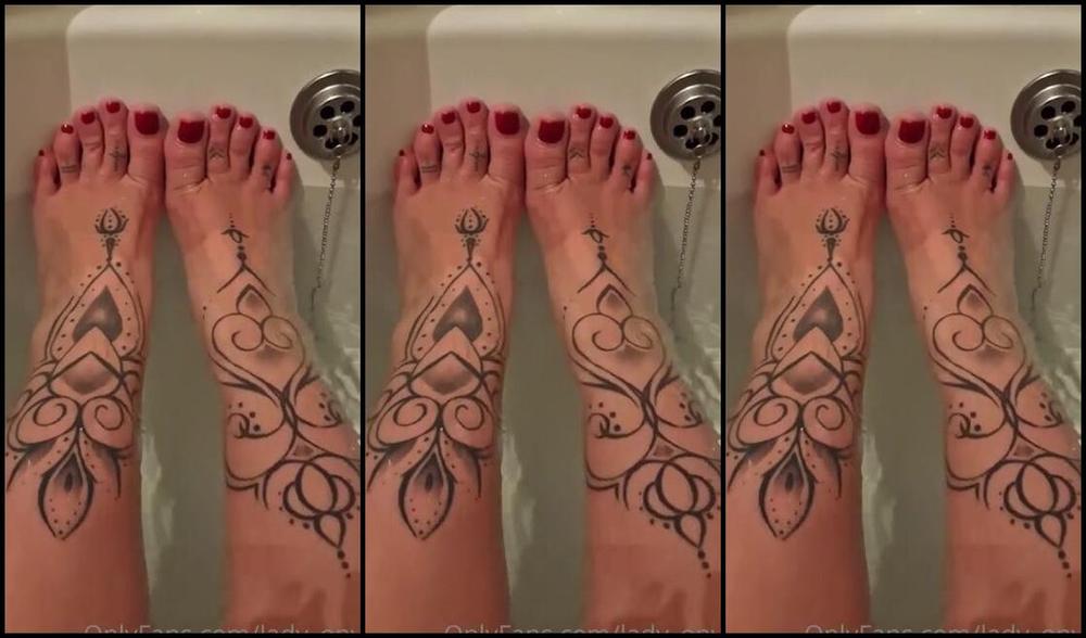 Lady Onyx Onlyfans Like My Pedicure Task Watch The Video And Answer My Question In The Comments Jy5