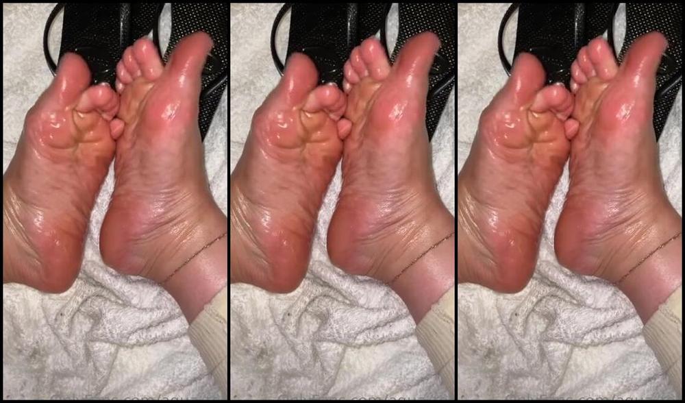 Aqua Ldn Onlyfans New Pedi Alert Would Love Someone To Slide Their Dick Between My Oily Arches And My Flip Flops