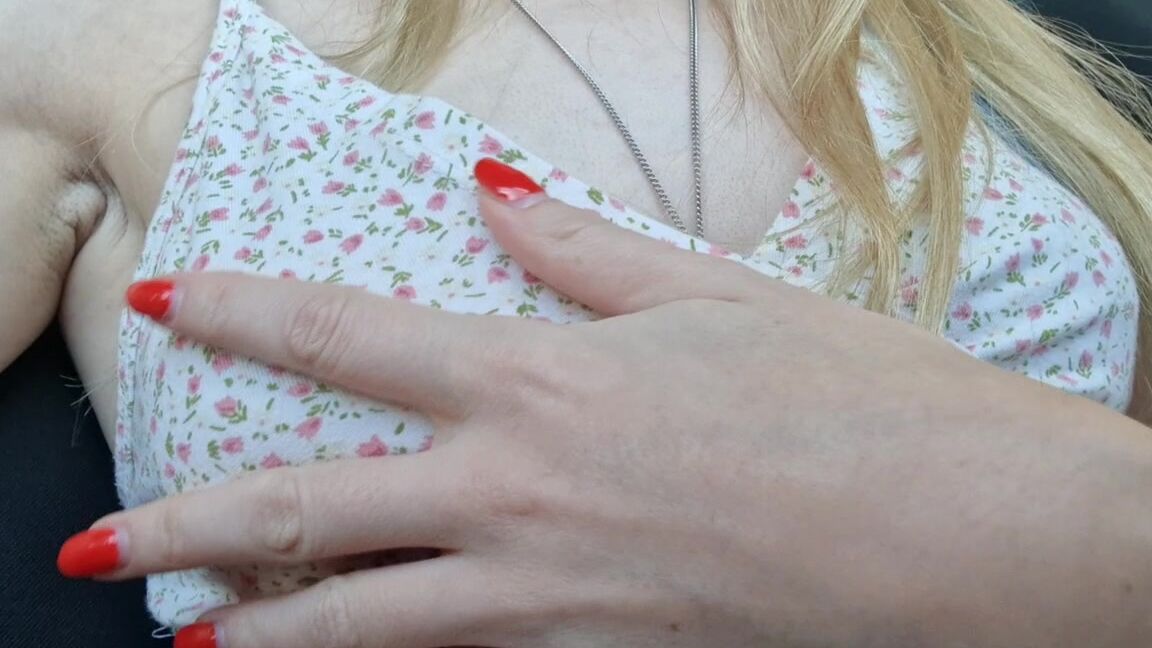 Linaroselina Masturbating In My Car