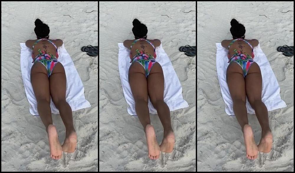 Queenjodiieetoes Aka Prettyfeetonly1800 Onlyfans If You Saw Me On The Beach Layed Out On The Sand What S Your Reaction
