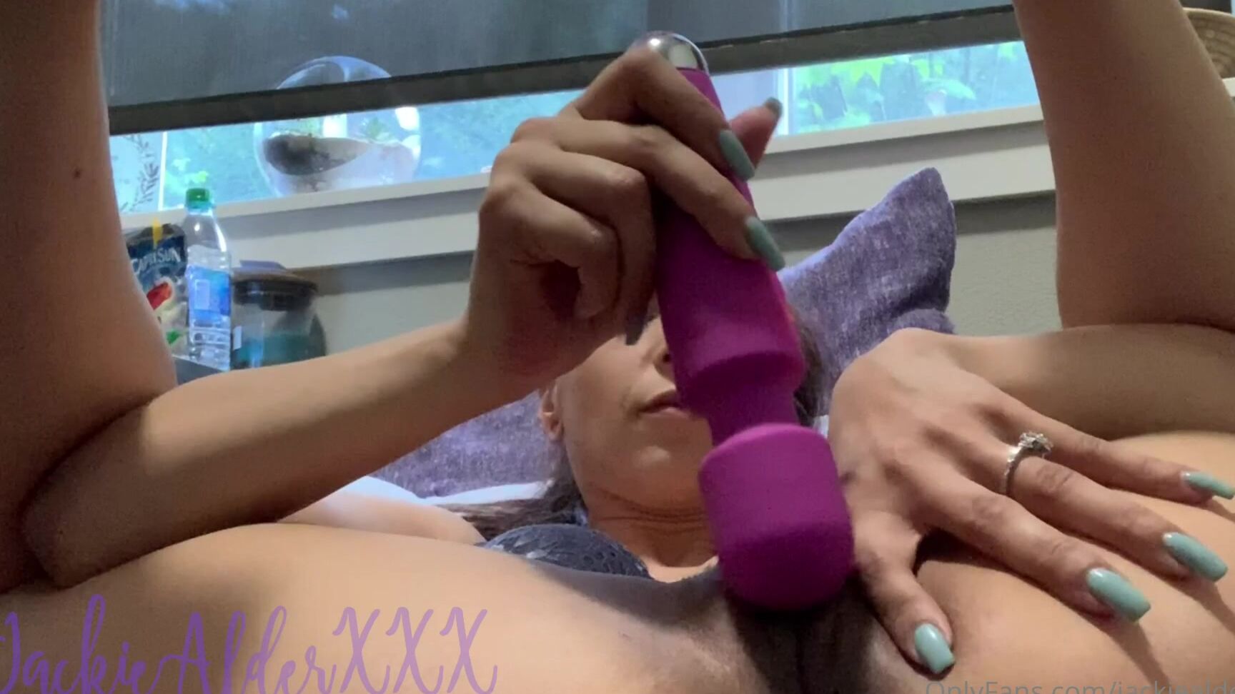 jackiealderxxx-12-05-2020-313458317-making-messes