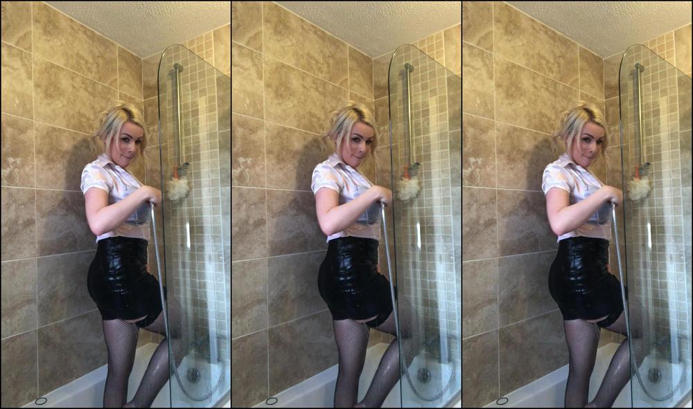 Penny Lee Time To Cool Off In The Shower