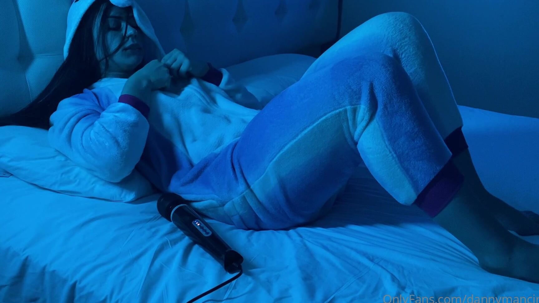 Dannymancinixxx Relaxando Antes De Dormir Foi A Primeira Vez Que Consegui Gozar Com Um Vibrador