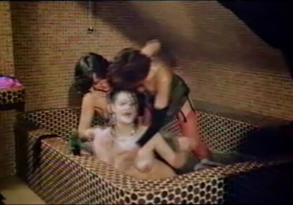 "Mix" Couples, Feature Secretaires BCBG le jour salopes et perverses la nuit Arès Productions Auroch Distribution