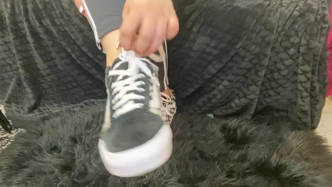 Anushkavelvet Onlyfans I And By I I Mean One Of You Paid Bought These Fluffy Vans Just The Other Day And They Re Pretty