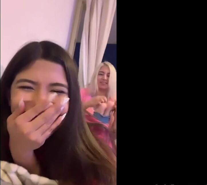 Egyal Storm Aka Egyalvip Onlyfans Con Mi Amiga Nos Hacemos Cosquillas Por Diversin Jajajaja Tickle Tickle 33 1