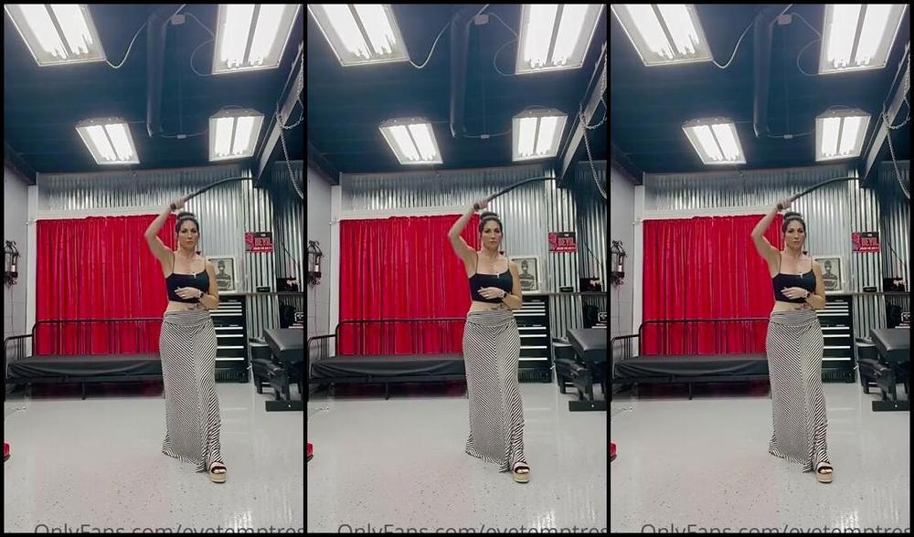 Temptress Raven Eve Aka Evetemptress Onlyfans Practicing My 6 8 With Cracker Single Tail Whip What S My Face When I Hit The Camera Lol