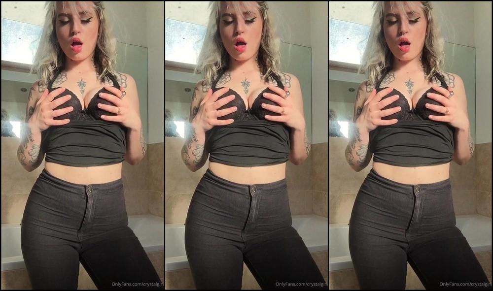 crystalgirl-03-01-2020-117670524-my-bathroom-at-my-work-is-so-lush-even-better-too-strip-off-in