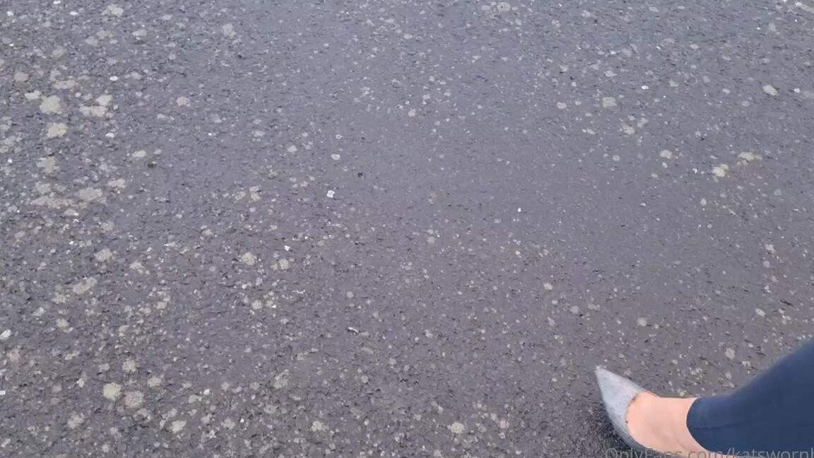 Kats Worn Heels Nicknamed Katswornheels Onlyfans Feeling Festive In My Jimmy Choo Sparkly Silver Heels These Heels Are Worn Down To The