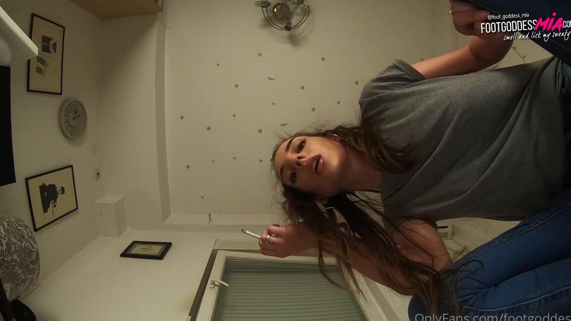 Footgoddessmia Onlyfans Under Dirty Feetp