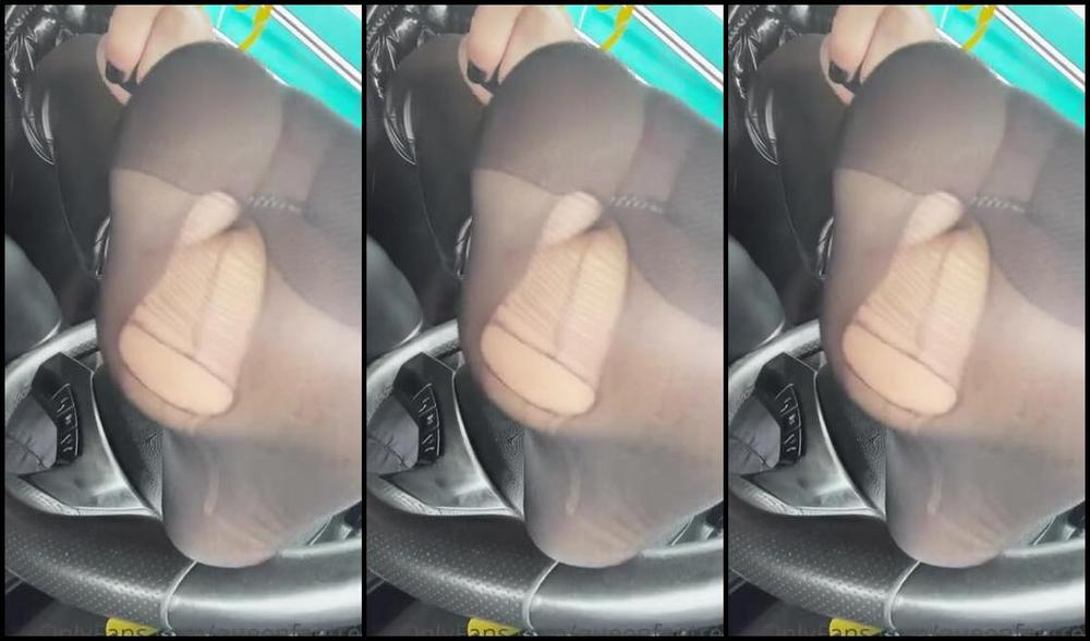 Queenfeetred Nicknamed Queenfeetred Onlyfans Truck