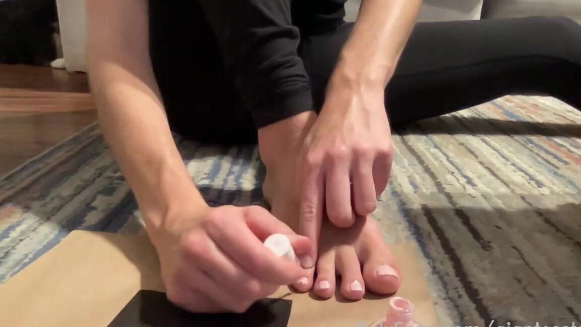 Giantess Tara Nicknamed Giantesstara 02 12 2022 Onlyfans Video Stream Started At 02122022 1214 Am