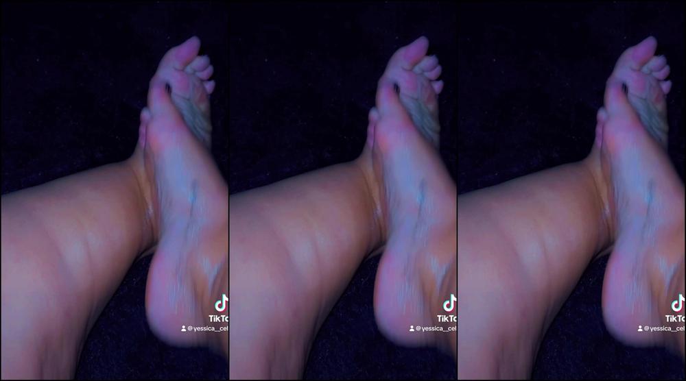 Gorda Bella 3052739678 10 17 2023