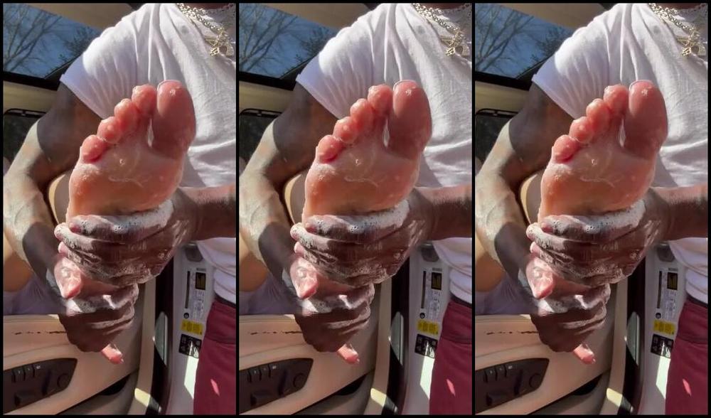 Enjoyyourfetish Onlyfans Lustoverlyci Car Anti Bacterial Foot Massage Fresh From The Nail Salonp