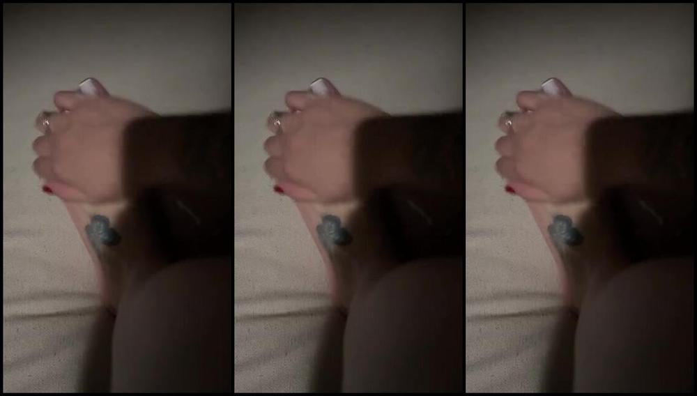 Enna 88 Onlyfans Cream On Soles Before Bed