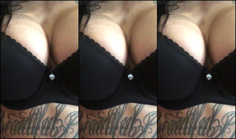 Lilylanexxx Bored Boobs At Home