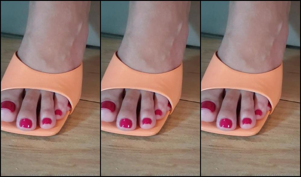 Goddesselisaa So Close