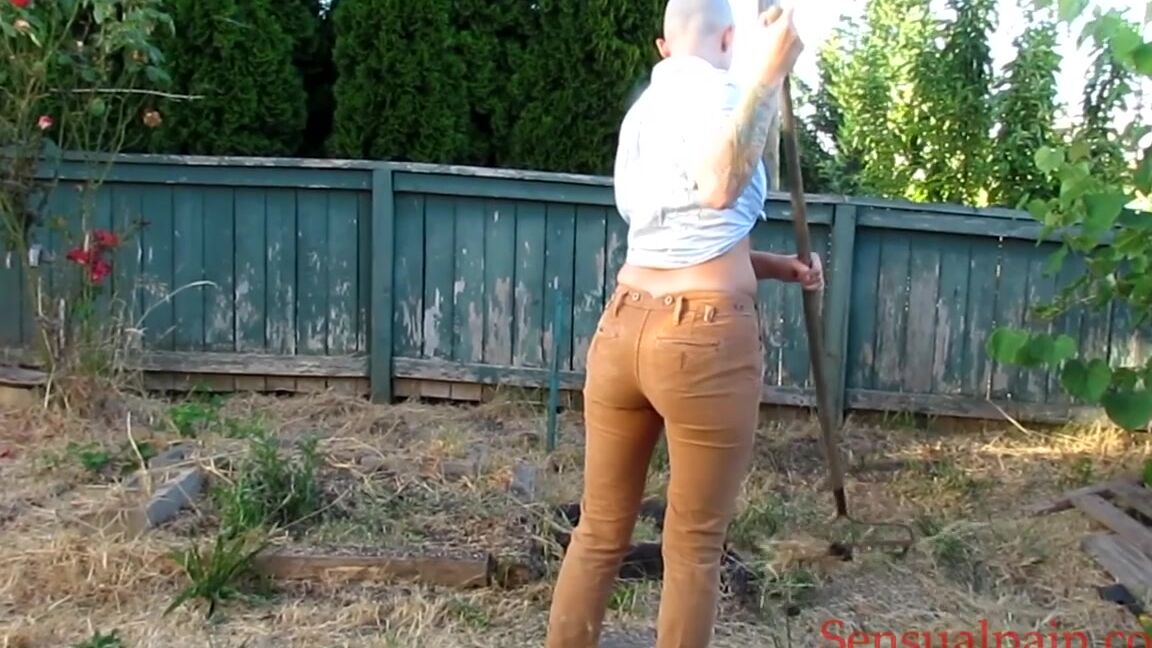 Female Desperation, Outdoors, Pee, Slave training, Toilet Slavery abigail dupree pants pissing outdoors ManyVids