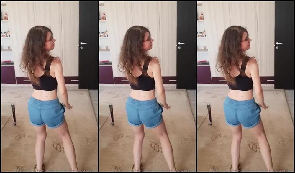 Miruna Fit Girl Nicknamed Mirunafitgirl Onlyfans A Sensual Dance For My Fans