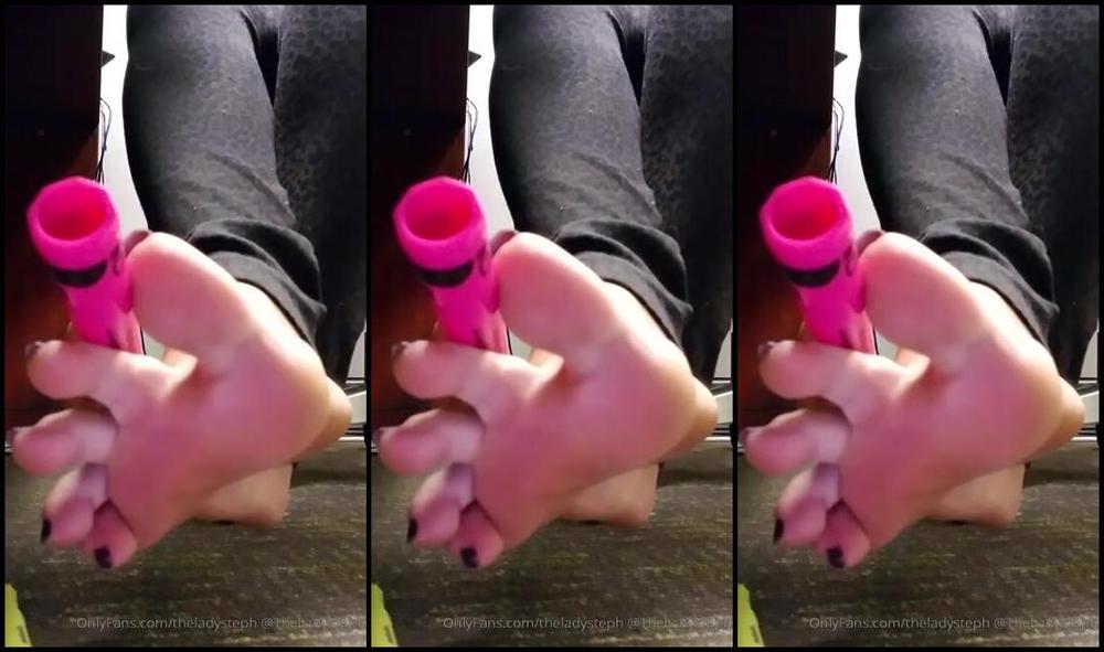 Lady Steph Nicknamed Theladysteph Onlyfans 1132016 Office Flashbacks Random Toe Play With Highlighters Onlyfans Vintageladysteph Theladystep